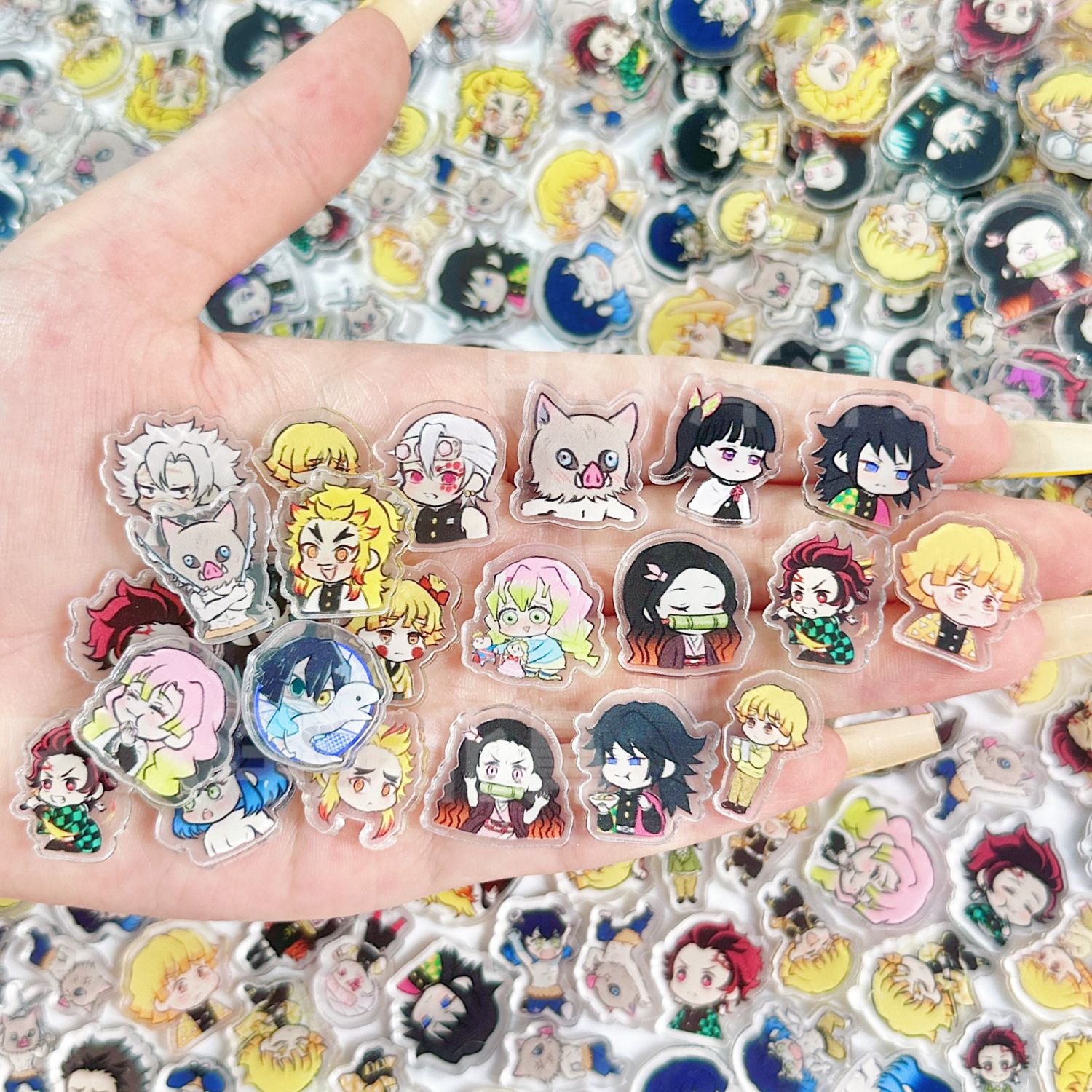 50/100 pièces de mini-plaques  - Anime Cosplay Demon Slayer avis et prix